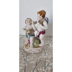 vintage Porcelain angels cherubs figurine